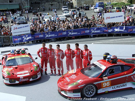 AF Corse-teamets to Ferrarier og seks kørere.